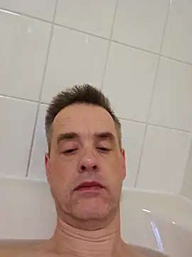 Hectorthyssen1 online show from February 18, 2025, 8:14 pm