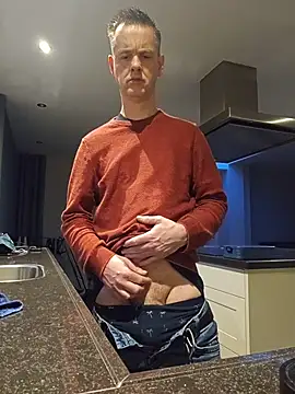 Hectorthyssen1 online show from April 9, 2026, 4:36 am