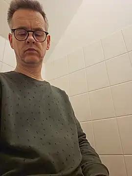 Hectorthyssen1 online show from March 14, 2026, 10:54 am