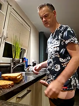 Hectorthyssen1 online show from September 9, 2025, 4:33 am