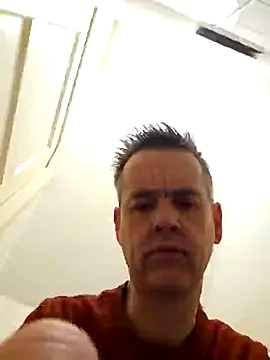 Hectorthyssen1 online show from March 3, 2025, 11:11 am