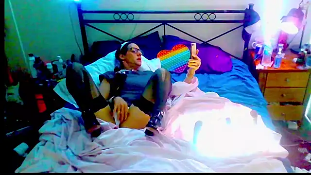 ingrid1982 online show from November 8, 2025, 8:34 pm