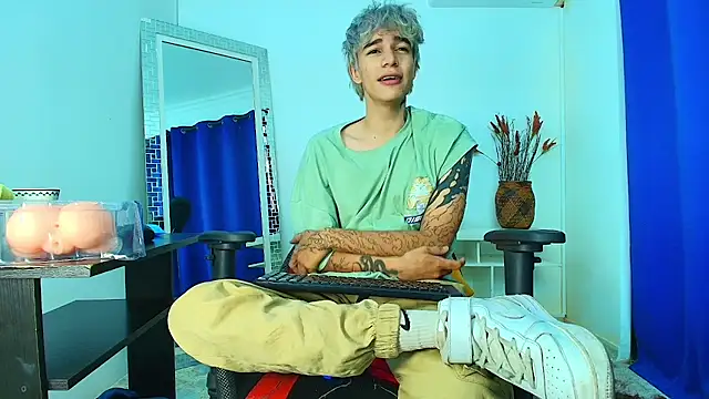 Zacktk7 online show from February 28, 2025, 8:07 pm