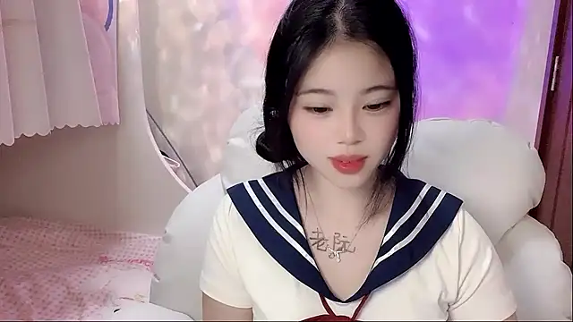 HelloKitty-qiqi online show from January 4, 2025, 4:32 pm