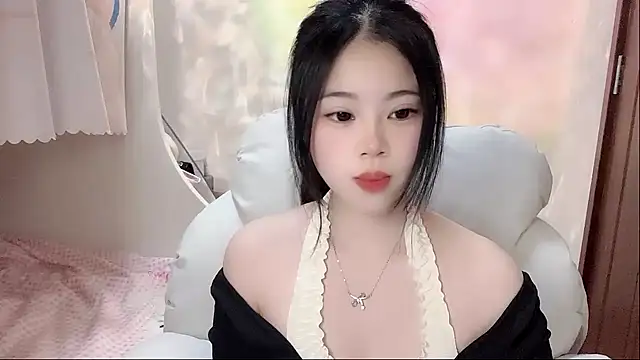 HelloKitty-qiqi online show from January 9, 2025, 1:35 pm