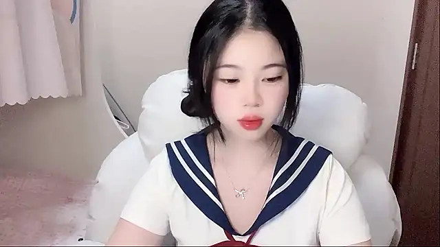 HelloKitty-qiqi online show from January 4, 2025, 1:31 pm