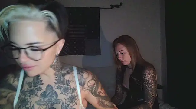 Snapshot of Alexandersonxo chatting on March 17, 2025, 12:10 am Alexandersonxo online show from March 17, 2025, 12:10 am