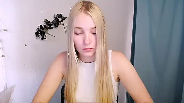 Queen ofLove online show from June 2, 2026, 8:03 am