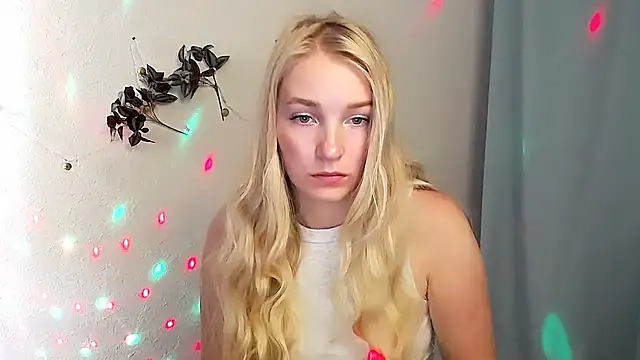 Queen ofLove online show from May 27, 2026, 8:43 am