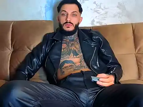 Snapshot of MentoXXL chatting on October 11, 2025, 5:25 pm MentoXXL online show from October 11, 2025, 5:25 pm