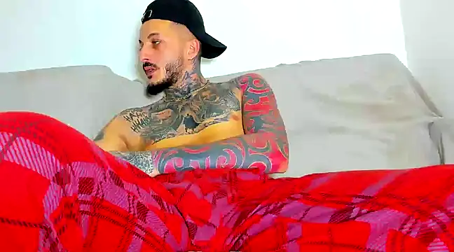 Snapshot of MentoXXL chatting on December 21, 2024, 6:11 pm MentoXXL online show from December 21, 2024, 6:11 pm