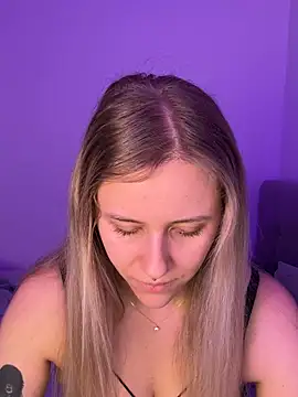 lunawolf21 online show from February 17, 2026, 7:27 am