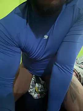 mikemacluffy online show from April 15, 2026, 2:50 am