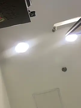 Keittly  online show from March 22, 2025, 7:09 pm