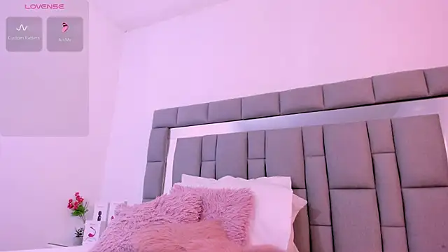 vivianne scott online show from October 3, 2025, 12:06 pm