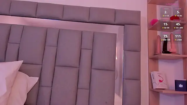 vivianne scott online show from October 21, 2025, 12:04 pm