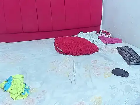 Lunaynick online show from March 13, 2025, 2:05 am