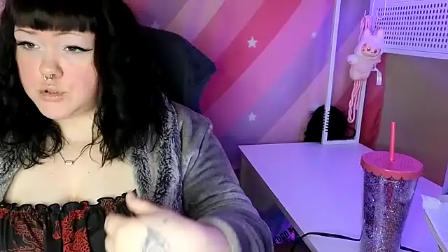 Flamefairy710 online show from December 2, 2025, 8:32 pm