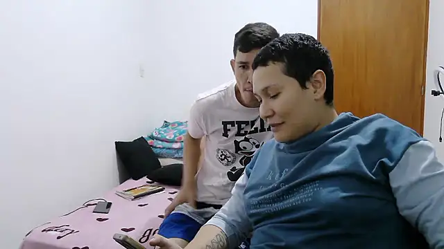 luxandracon23 online show from January 8, 2026, 12:16 am