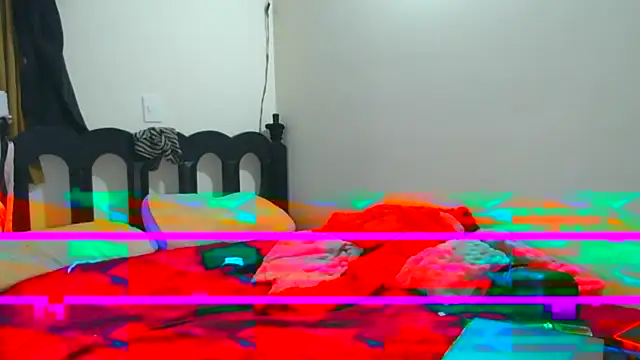 Snapshot of luxandracon23 chatting on May 20, 2026, 2:03 pm luxandracon23 online show from May 20, 2026, 2:03 pm