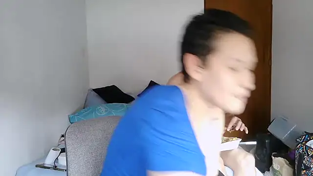 luxandracon23 online show from February 8, 2026, 5:21 pm