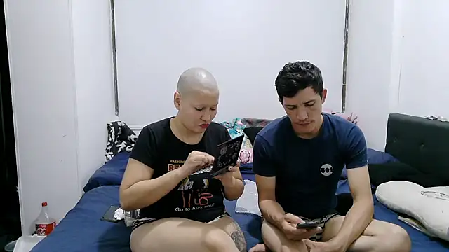 luxandracon23 online show from November 12, 2025, 4:49 am