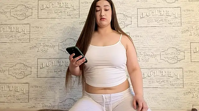 Snapshot of Aria_Blisss chatting on April 29, 2026, 2:05 am Aria Blisss online show from April 29, 2026, 2:05 am