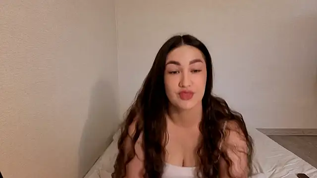 Snapshot of Aria_Blisss chatting on June 3, 2026, 1:17 am Aria Blisss online show from June 3, 2026, 1:17 am