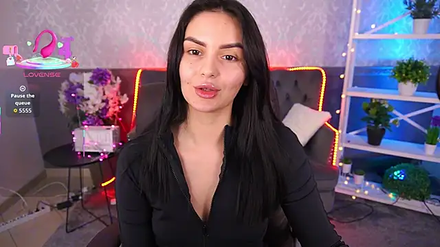 Snapshot of MilashaLovely chatting on November 28, 2025, 2:39 pm MilashaLovely online show from November 28, 2025, 2:39 pm