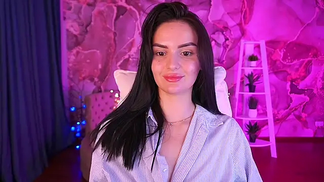 Snapshot of MilashaLovely chatting on November 18, 2025, 7:33 am MilashaLovely online show from November 18, 2025, 7:33 am