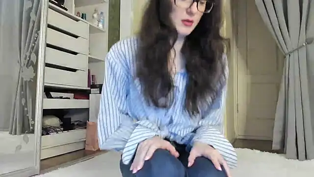 Baby Jewel online show from November 9, 2025, 11:14 am