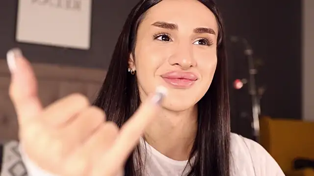 Kim Oberlin  online show from September 24, 2025, 11:39 am