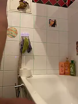 Gilgamesch1704 online show from December 28, 2024, 11:05 pm