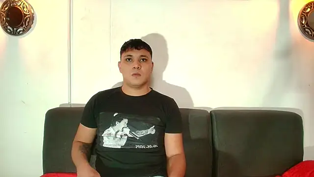 couple lovelyds online show from December 21, 2025, 9:04 pm