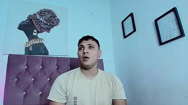 couple lovelyds online show from October 25, 2025, 9:04 pm