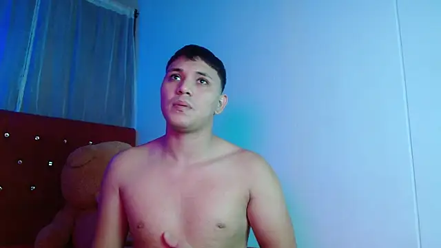 couple lovelyds online show from November 7, 2025, 8:46 pm