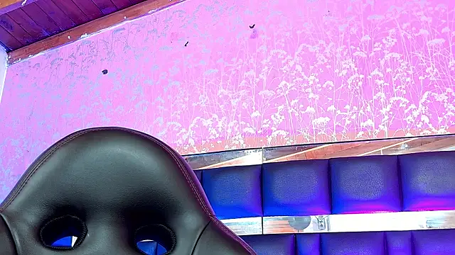 Snapshot of Sofia_martiin chatting on October 17, 2025, 3:10 am Sofia martiin online show from October 17, 2025, 3:10 am