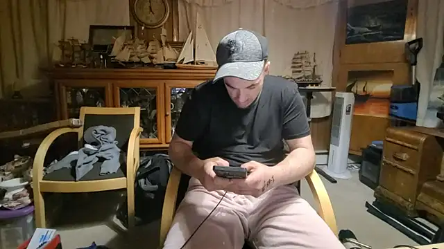 ScubaStevex online show from April 18, 2026, 4:15 am