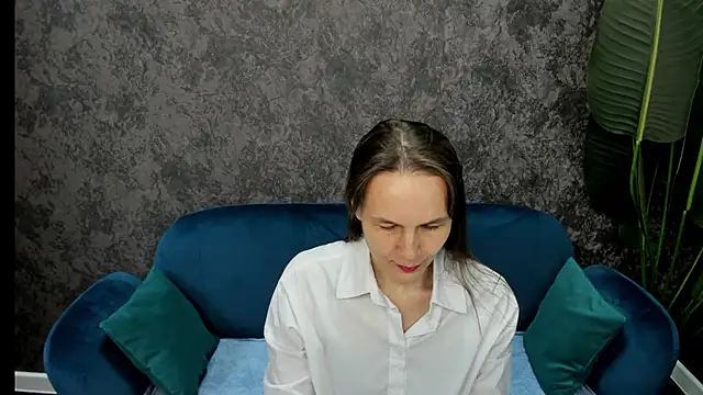 Lillian White online show from March 6, 2025, 7:58 am