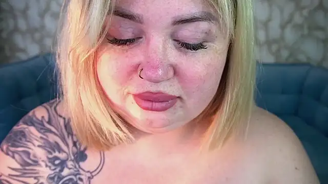 ZaraReignn online show from March 18, 2026, 9:26 pm