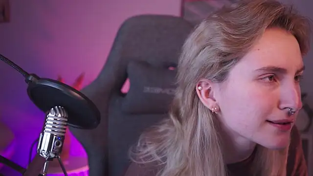 LuxRayi online show from January 13, 2025, 5:55 am