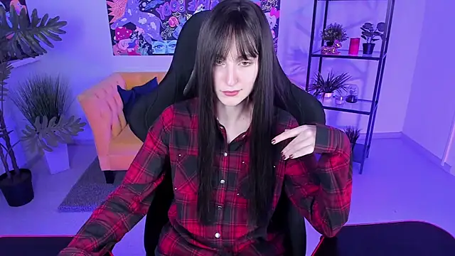 LuxRayi online show from March 13, 2025, 5:50 pm