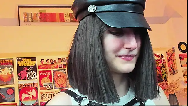 LuxRayi online show from March 20, 2025, 9:35 pm