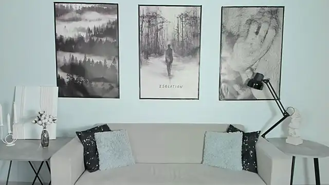 LuxRayi online show from February 6, 2025, 9:28 pm