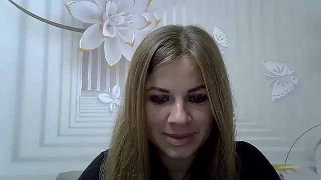 TinaFun4u online show from October 8, 2025, 7:36 pm