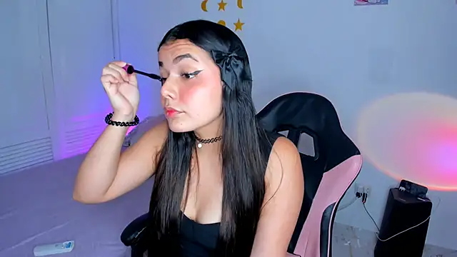 Kaoriyoshii online show from November 24, 2025, 7:14 pm