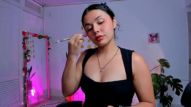 Kaoriyoshii online show from October 7, 2025, 10:33 pm