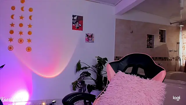 Kaoriyoshii online show from September 25, 2025, 7:31 pm