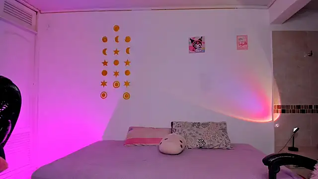 Kaoriyoshii online show from November 21, 2025, 3:49 am