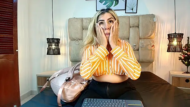 AdharaSmithh online show from December 18, 2025, 7:07 pm